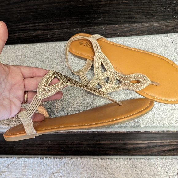 2/$20 ✨Sparkly Gold Sandals - Picture 3 of 3